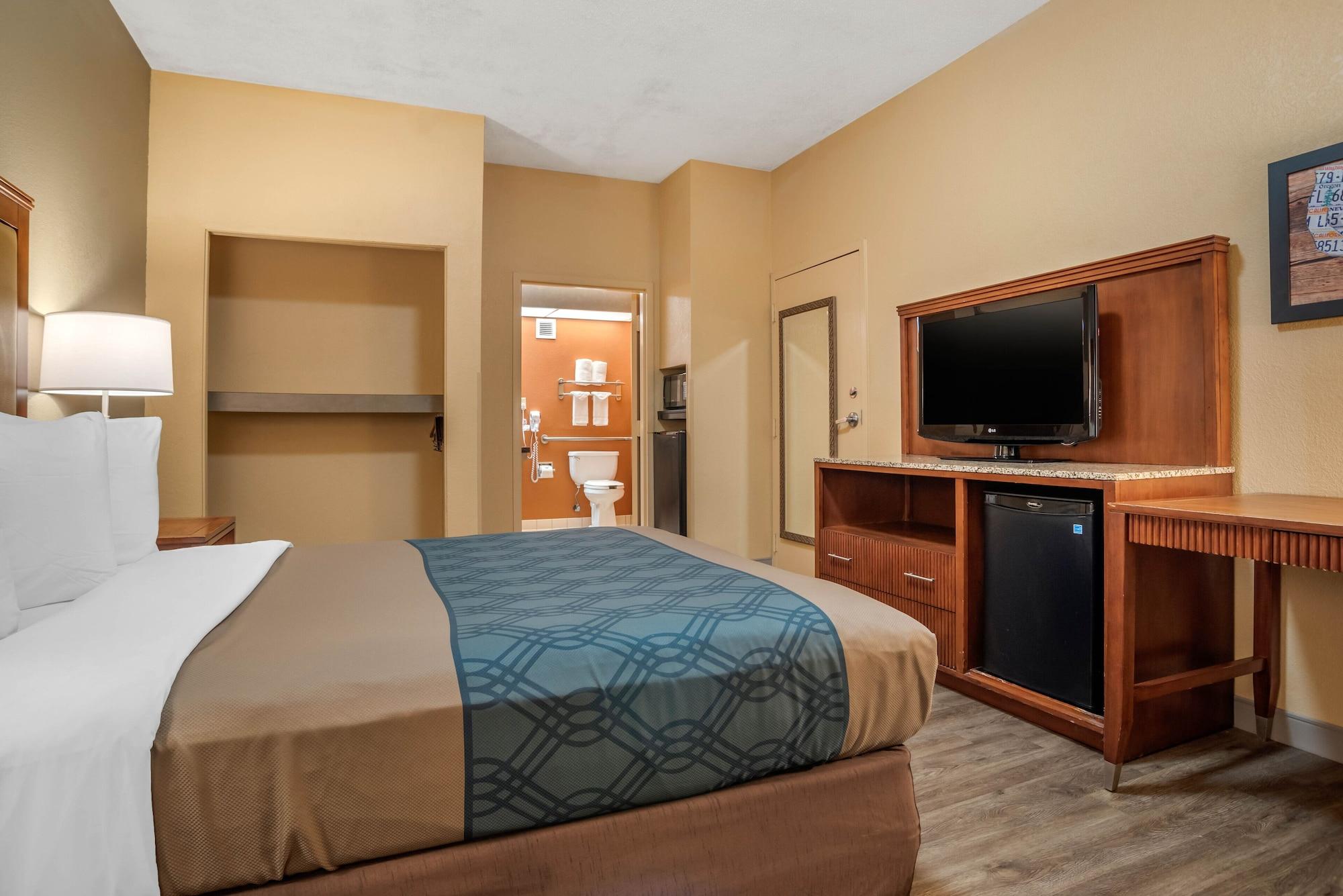 Econo Lodge Inn & Suites Foley-North Gulf Shores Экстерьер фото