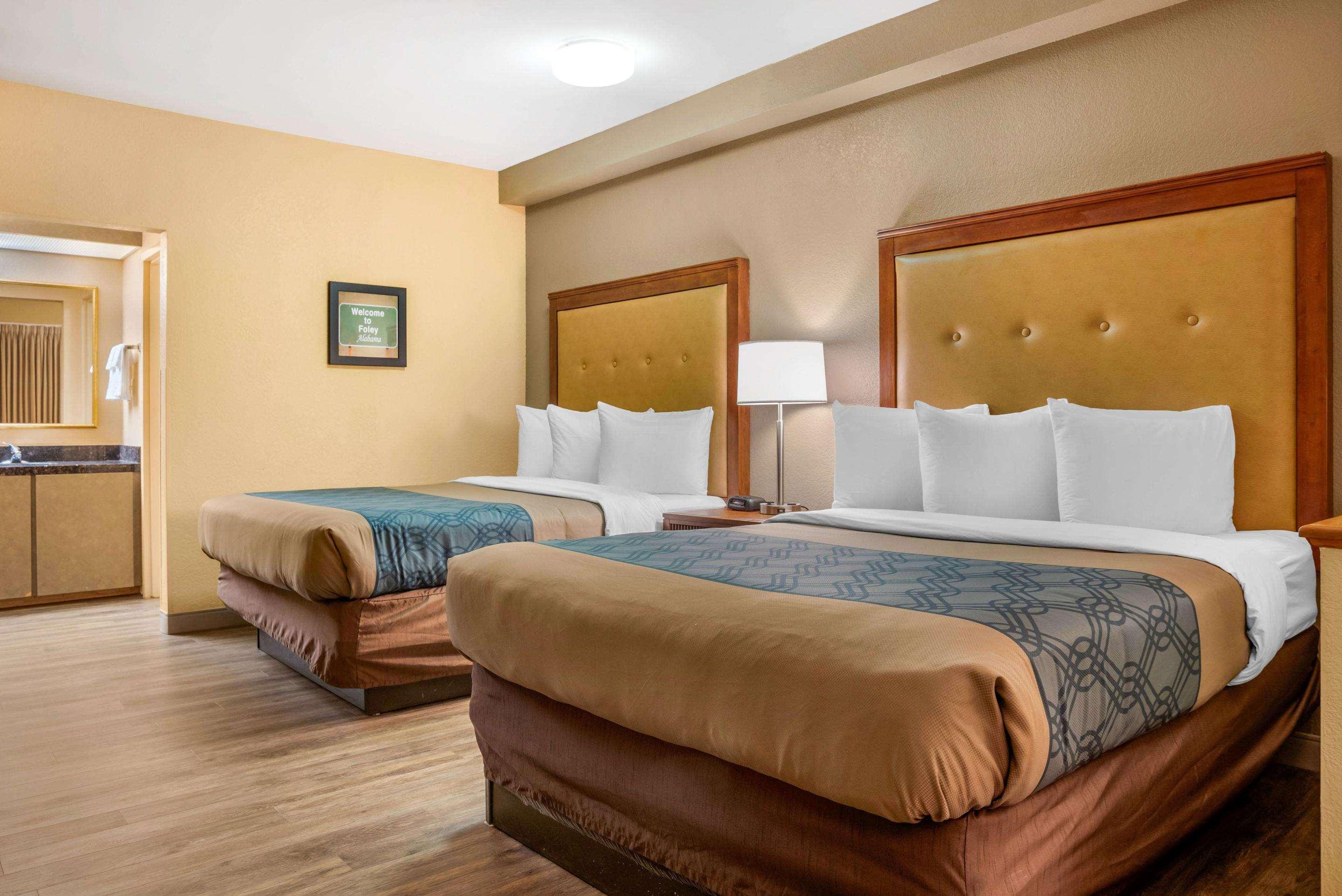 Econo Lodge Inn & Suites Foley-North Gulf Shores Экстерьер фото