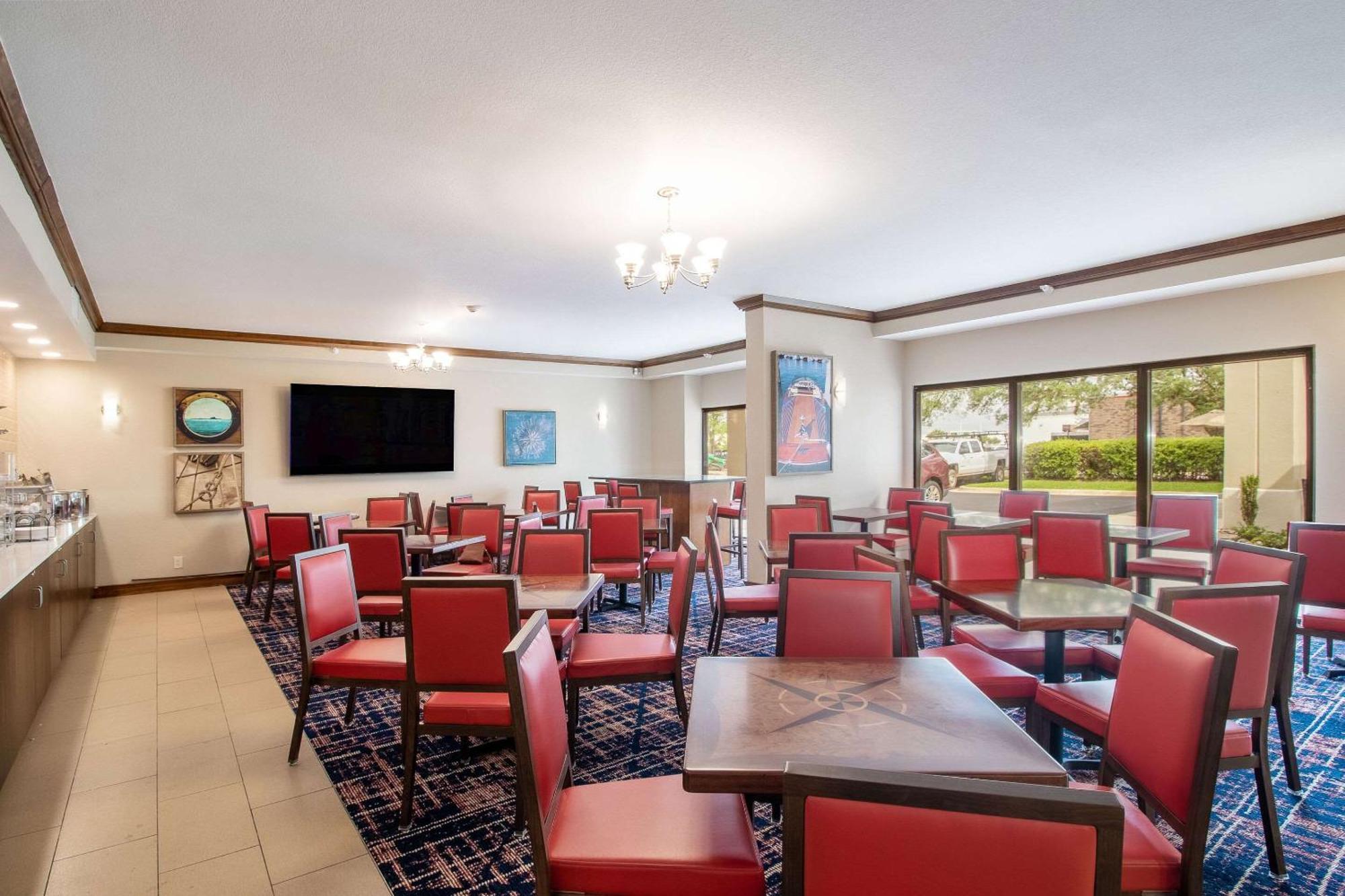Econo Lodge Inn & Suites Foley-North Gulf Shores Экстерьер фото