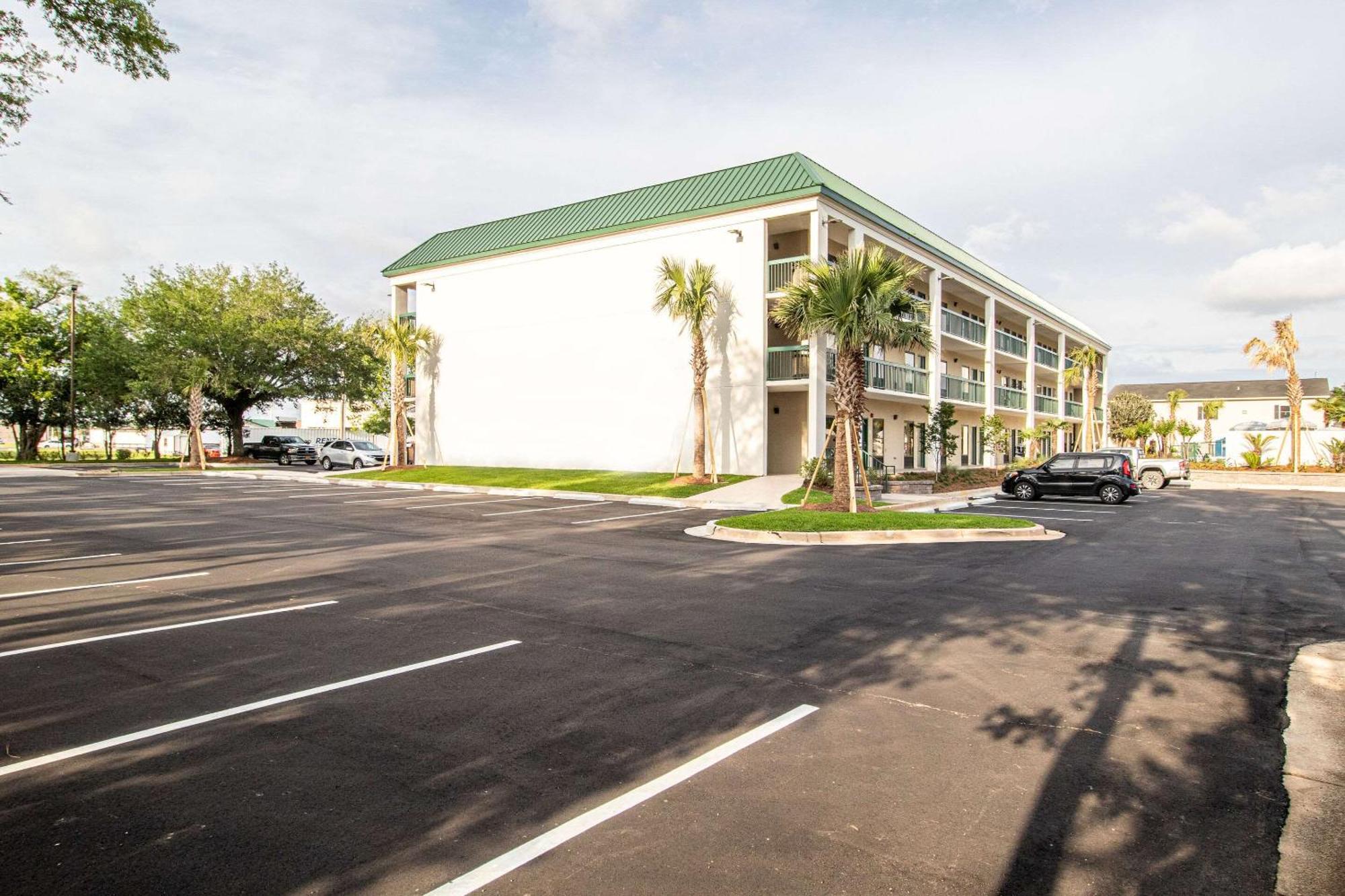 Econo Lodge Inn & Suites Foley-North Gulf Shores Экстерьер фото