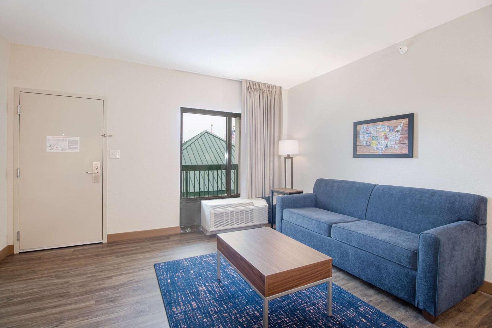 Econo Lodge Inn & Suites Foley-North Gulf Shores Экстерьер фото