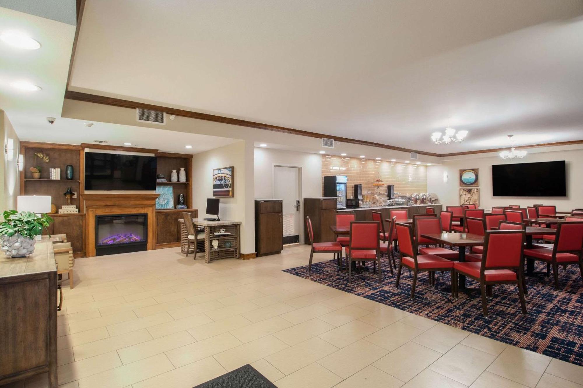 Econo Lodge Inn & Suites Foley-North Gulf Shores Экстерьер фото